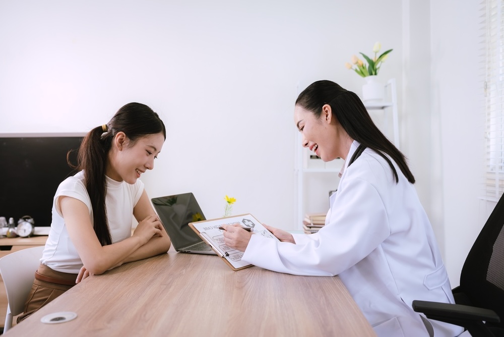 Female talking to an addiction specialist for substance abuse issues